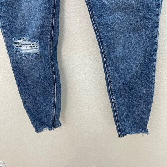 American Eagle Highest Rise Distressed Blue Denim Mom Jeans Pants Womens size 0 - Picture 5 of 7